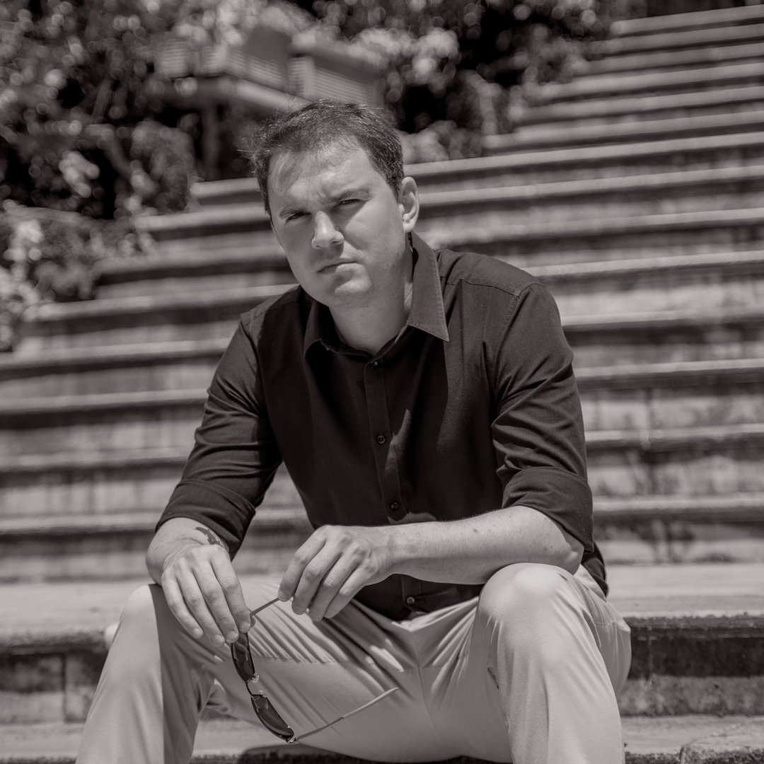 Adrian Pogor - Full Stack Developer specializzato in Vue.js, Laravel e Quasar